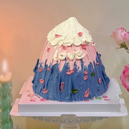 冰淇淋蛋糕草莓生日蛋糕草莓炸弹